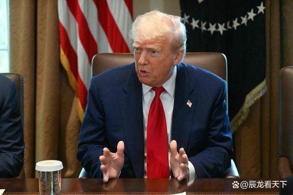 鼎盛配资 关税大棒反噬美国：经济衰退下的“甩锅”闹剧与全球觉醒