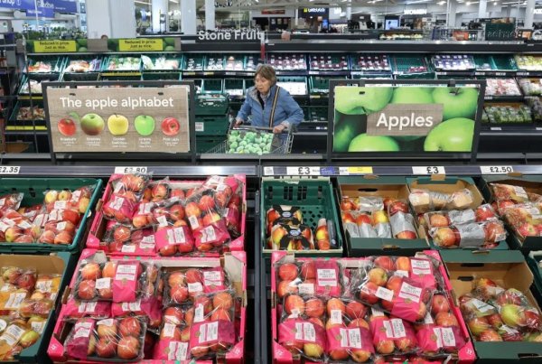 巨富配资 英镑GBPUSD在贬、通胀在涨，英国家庭“钱包缩水”再进入实质阶段
